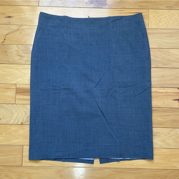 Banana Republic Dresses & Skirts - Banana Republic Wool Blend Pencil Skirt Women's Sz 12 Gray Pinstripe